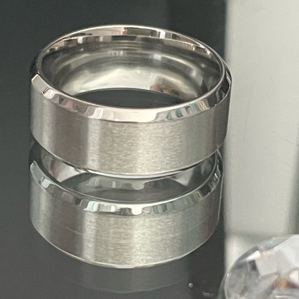 🎉🎉✨Silver Brushed Band Ring✨Like New Size 7-7.5